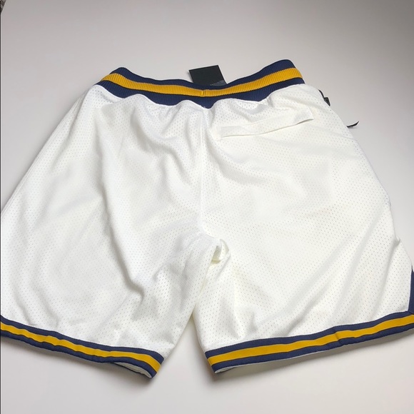 Men’s Nike Double Mesh Gym Shorts - Picture 2 of 8